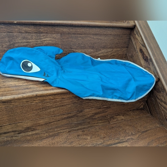 Fetchwear Dog Coat Blue Shark Pet Rain Coat, Size M 17" New - Picture 4 of 12